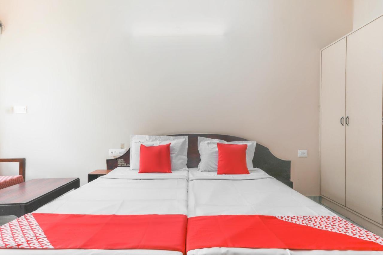 Hotel Pearls Salem Bagian luar foto