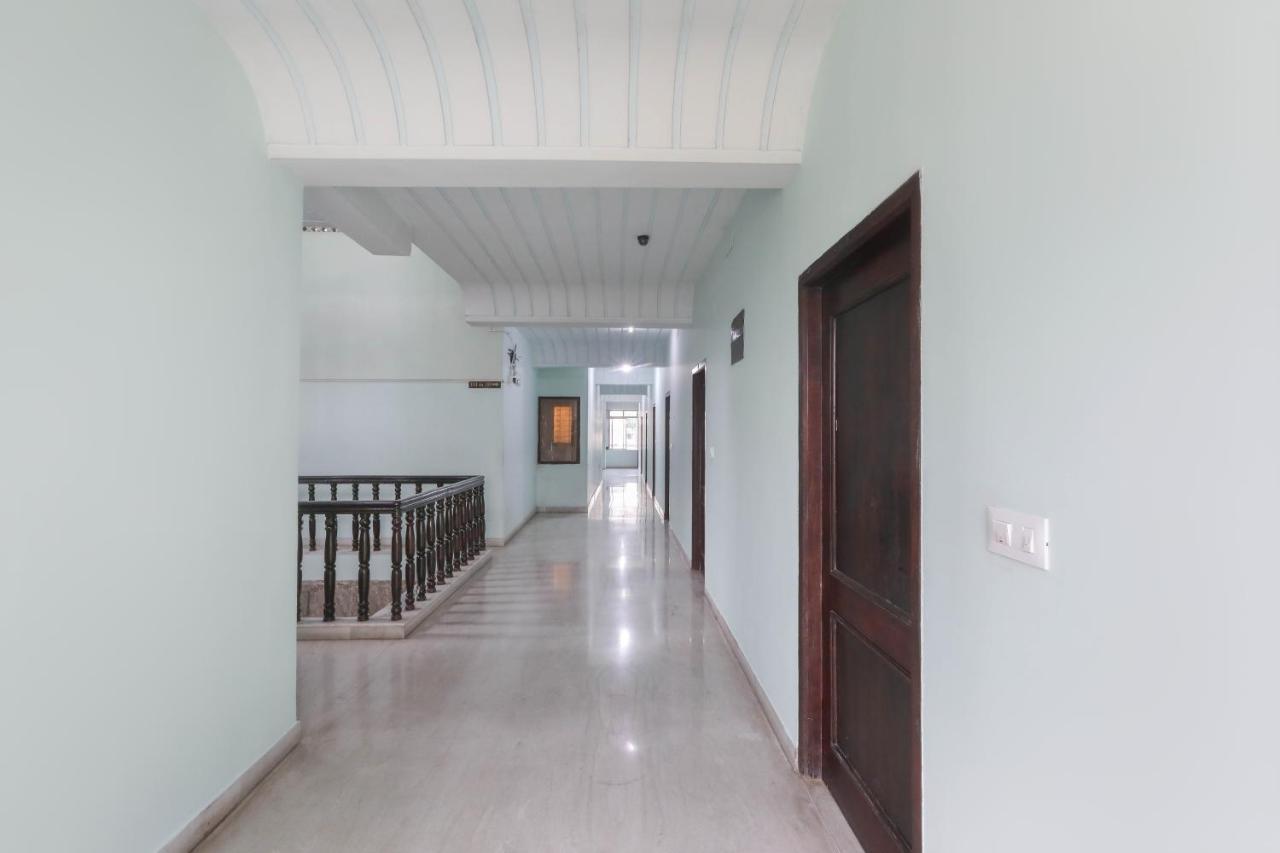 Hotel Pearls Salem Bagian luar foto